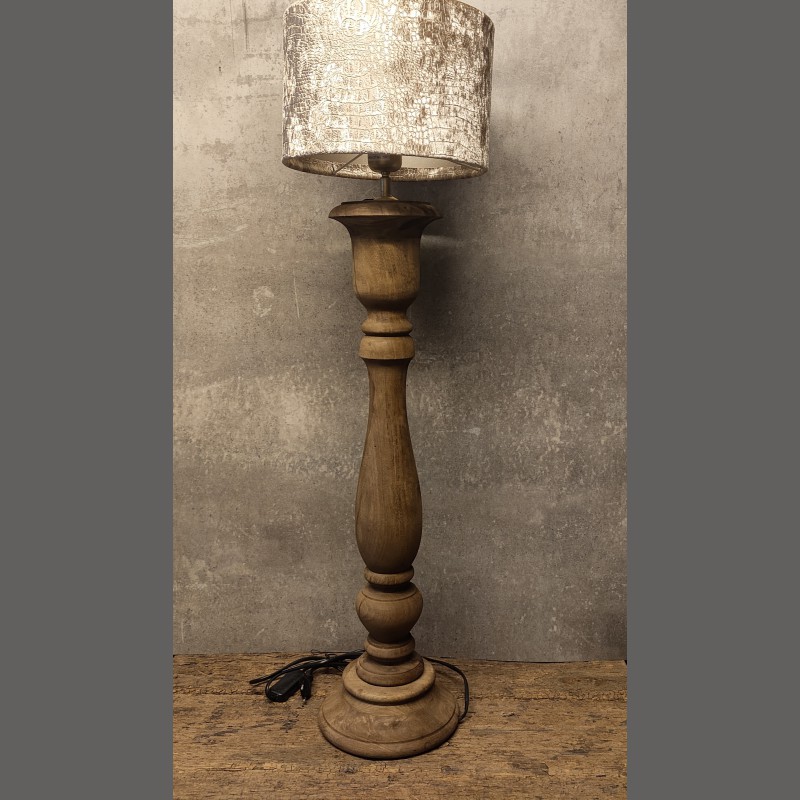 vasteland Moderator Plaatsen Bestel Hoge houten lampvoet (Lampen & lampenkappen) bij Zeeuws Sfeerhuys